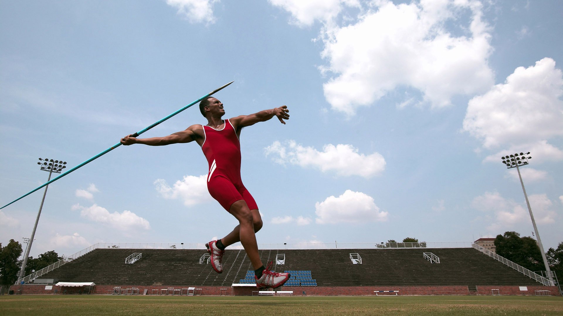 世界杯2026-谁说逆转只靠约基奇？德罗赞上演末节王者归来，丹佛的沉默英雄